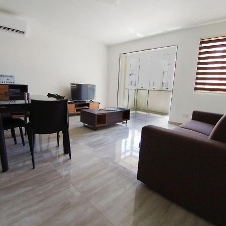 F7 Room 2, Private Bedroom Two Single Beds Shared Bathroom In Shared Flat Msida Ngoại thất bức ảnh