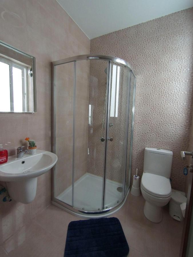 F7 Room 2, Private Bedroom Two Single Beds Shared Bathroom In Shared Flat Msida Ngoại thất bức ảnh